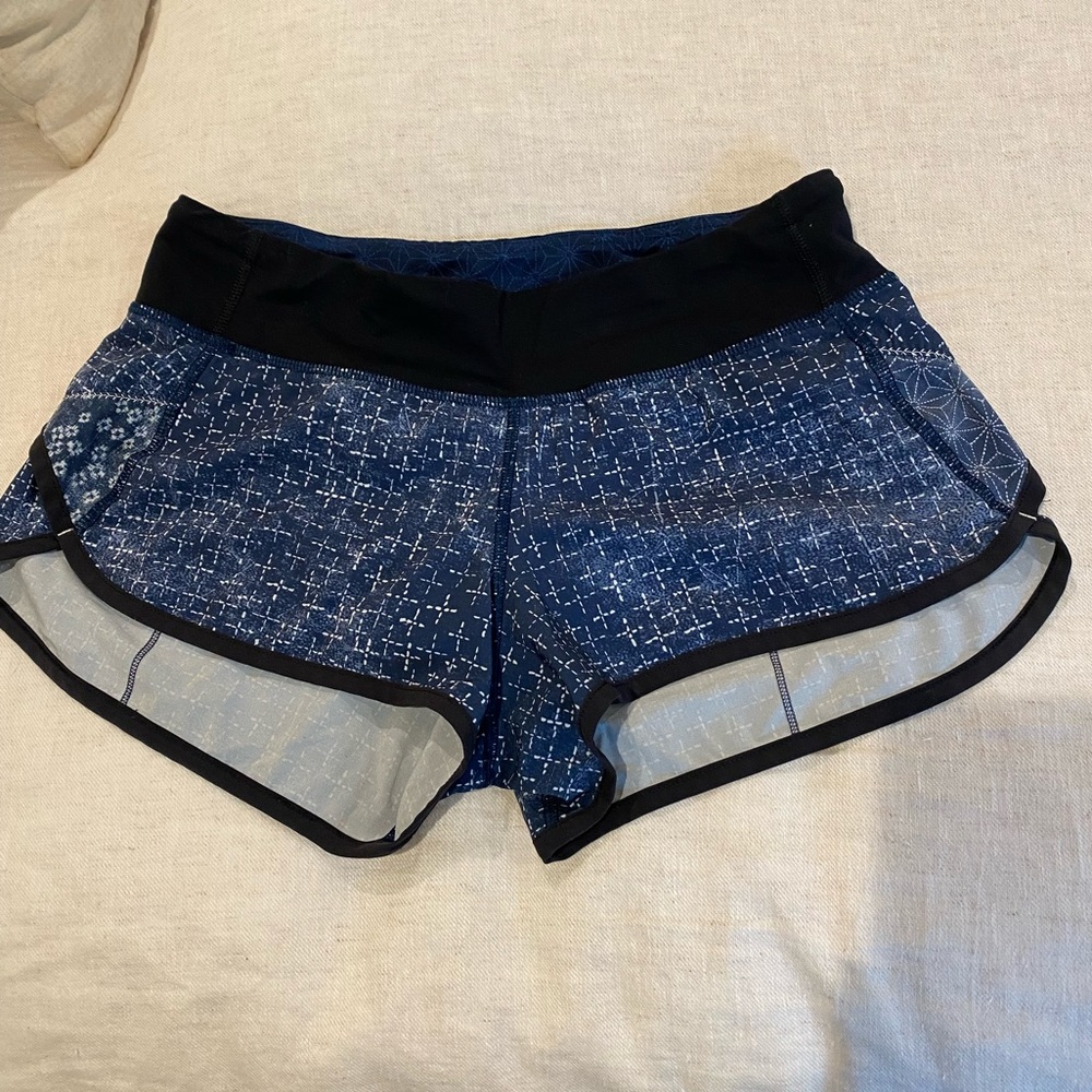 Lululemon speed shorts, size 4, gorgeous blue pattern!